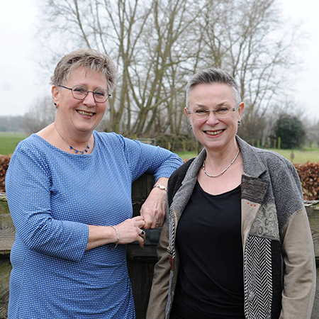 Tineke Veenstra en Caroline Steenbergen