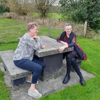 Tineke Veenstra en Caroline Steenbergen